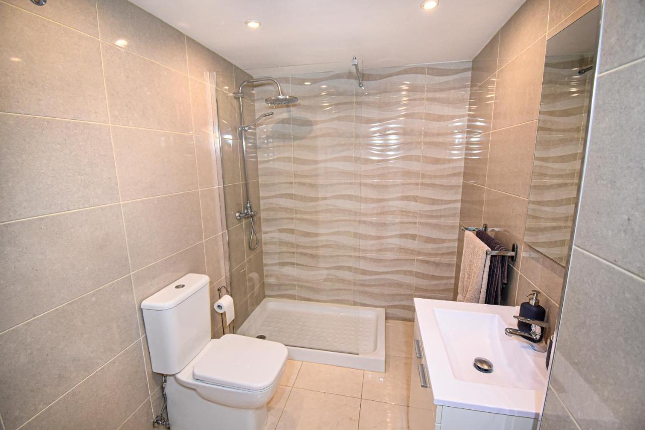 Benal Superb Front 1 Bedroom Apartment, Sleeps 5 Benalmadena