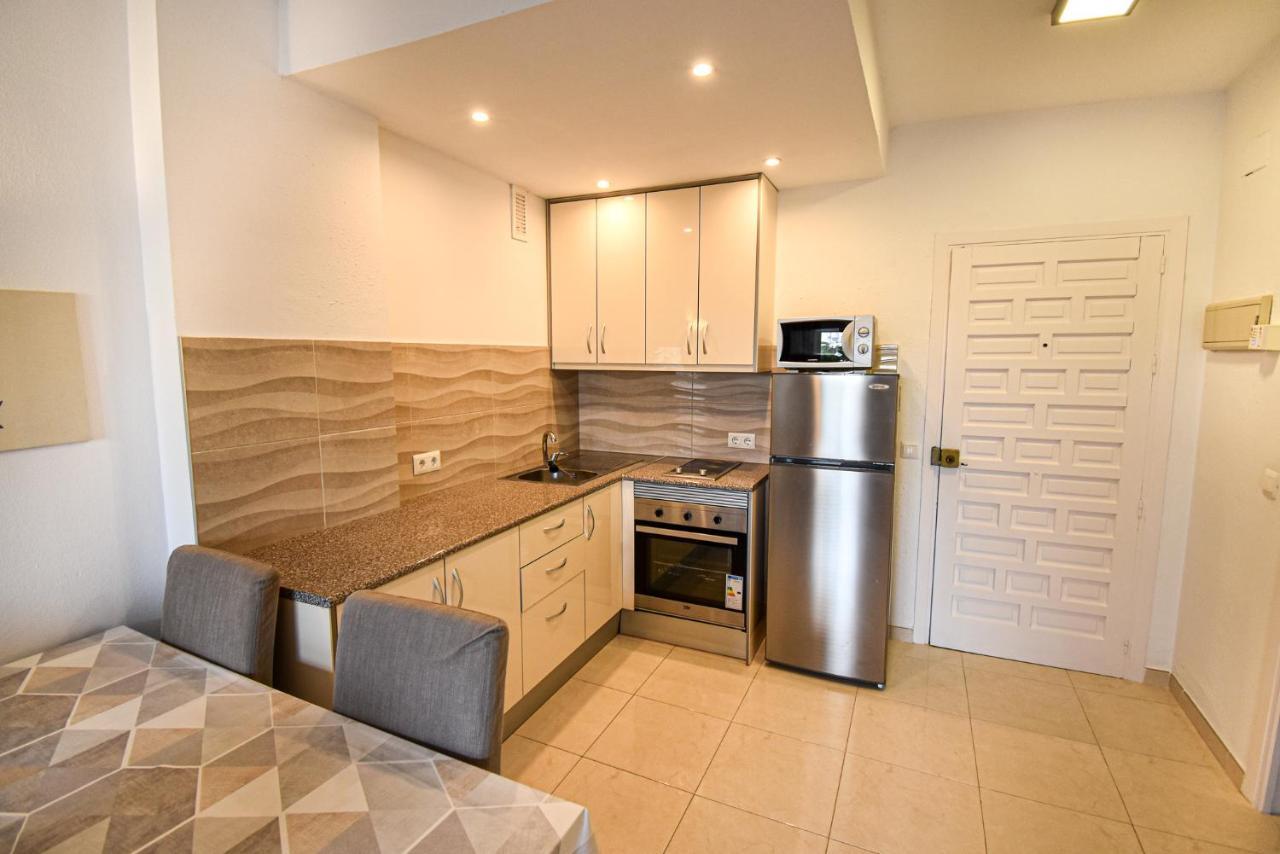 Benal Superb Front 1 Bedroom Apartment, Sleeps 5 Benalmadena