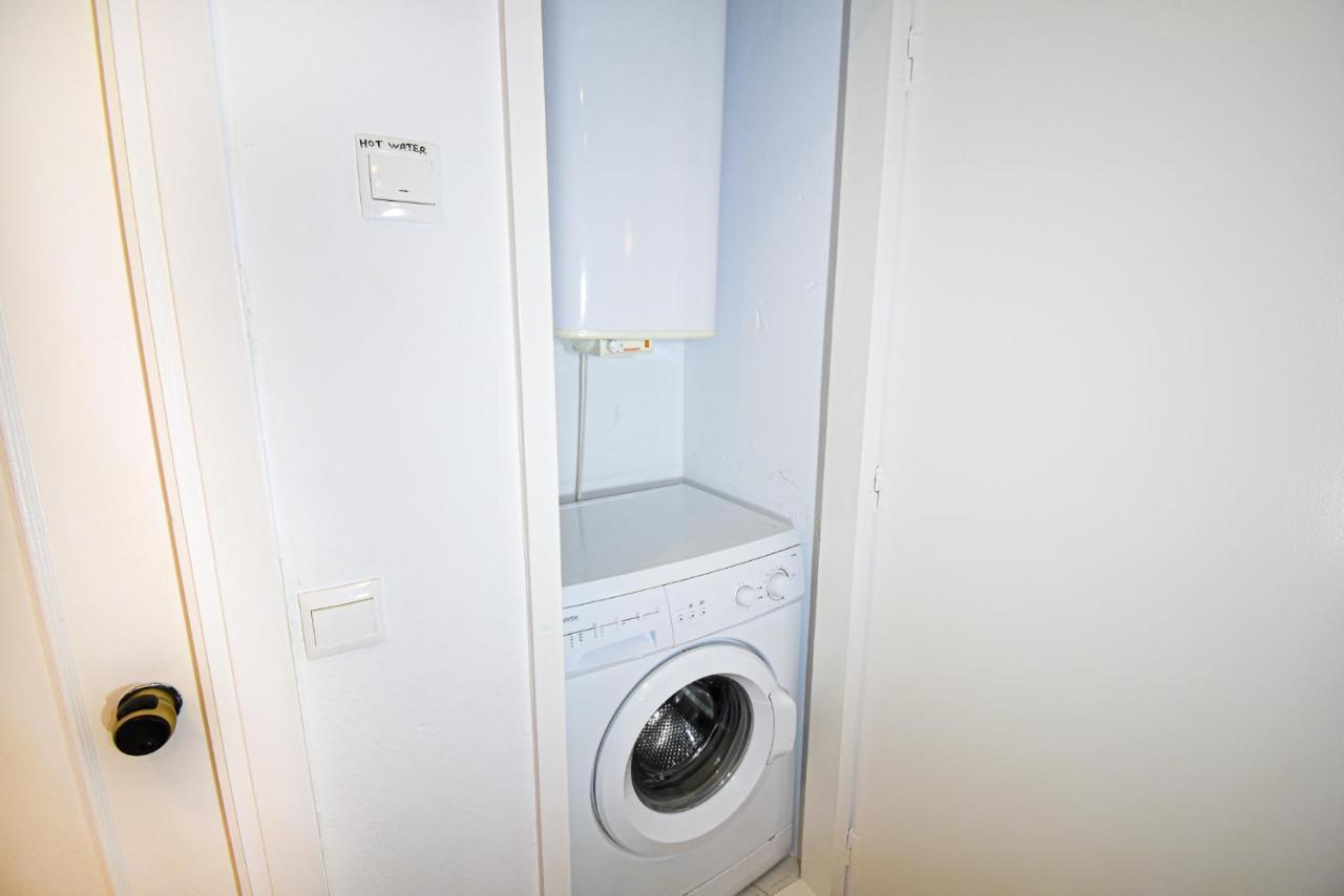 Benal Superb Front 1 Bedroom Apartment, Sleeps 5 * Benalmadena